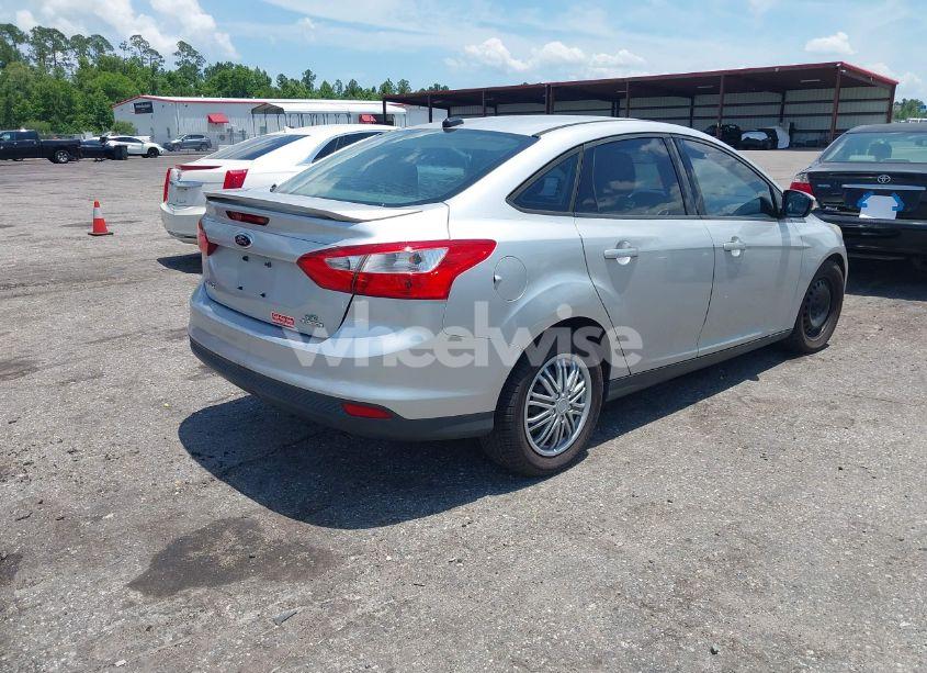 Photo 4 of 2013 Ford Focus SE (VIN 1FADP3F24DL104525)