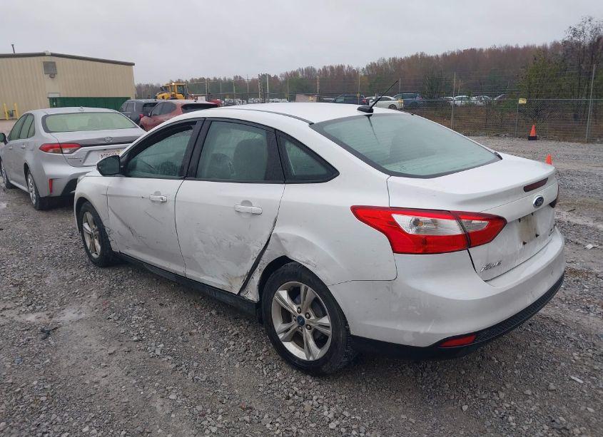 Photo 3 of 2013 Ford Focus SE (VIN 1FADP3F24DL126217)