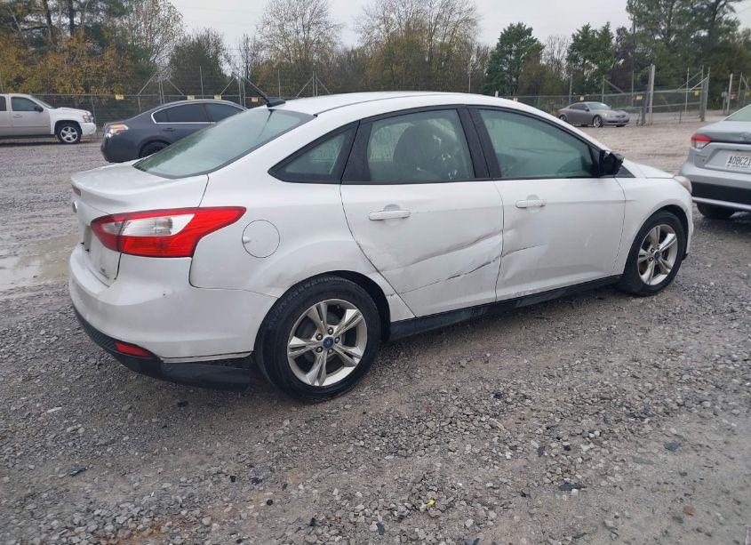 Photo 4 of 2013 Ford Focus SE (VIN 1FADP3F24DL126217)