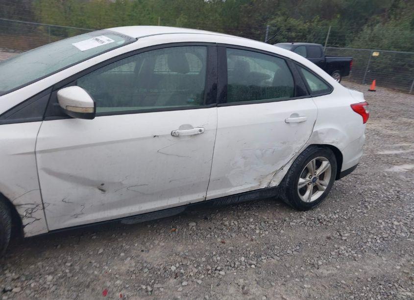 Photo 6 of 2013 Ford Focus SE (VIN 1FADP3F24DL126217)