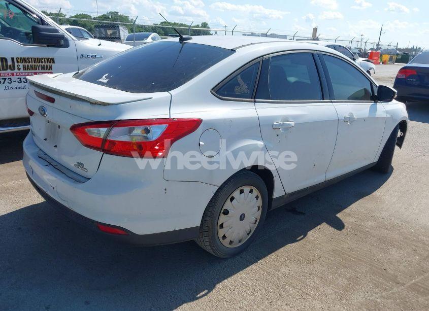 Photo 4 of 2013 Ford Focus SE (VIN 1FADP3F24DL144698)