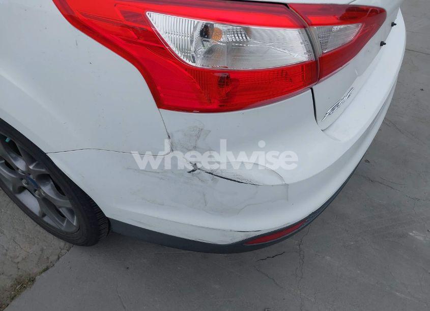 Photo 12 of 2013 Ford Focus SE (VIN 1FADP3F24DL152798)