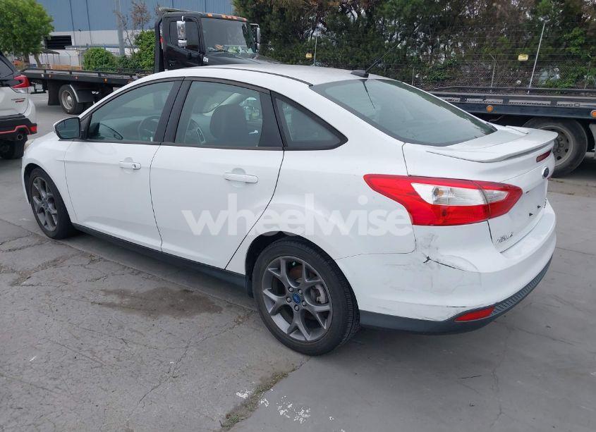 Photo 3 of 2013 Ford Focus SE (VIN 1FADP3F24DL152798)