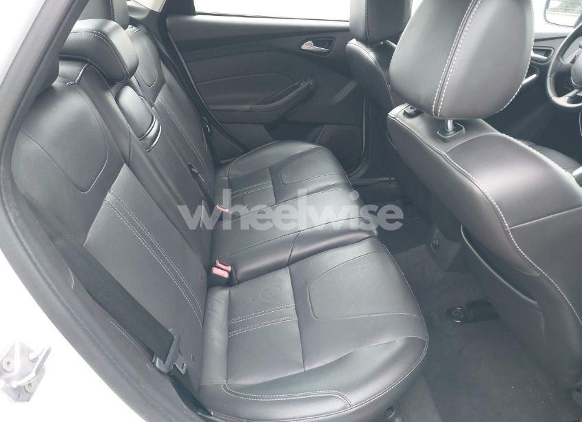 Photo 8 of 2013 Ford Focus SE (VIN 1FADP3F24DL152798)