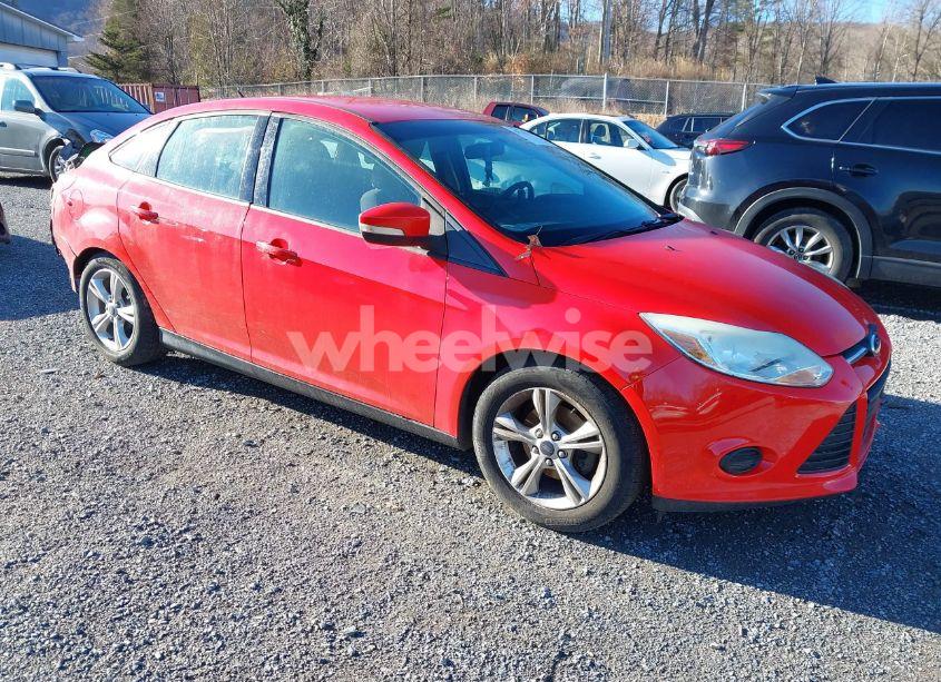 2013 Ford Focus SE (VIN 1FADP3F24DL168175) main photo