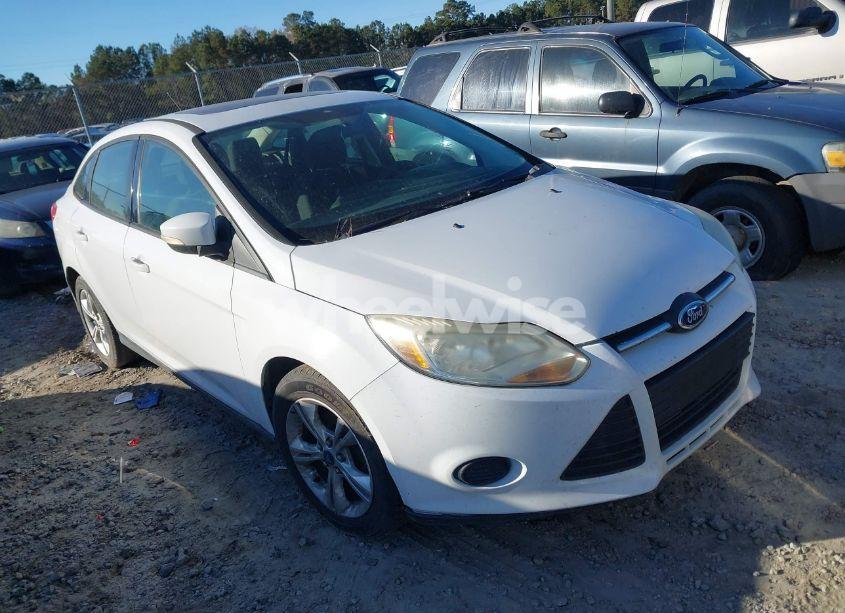 2013 Ford Focus SE (VIN 1FADP3F24DL178382) main photo