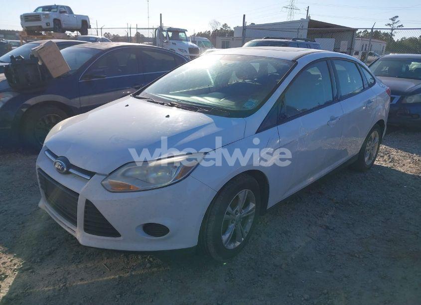Photo 2 of 2013 Ford Focus SE (VIN 1FADP3F24DL178382)