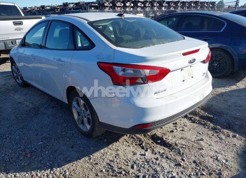 Photo 3 of 2013 Ford Focus SE (VIN 1FADP3F24DL178382)