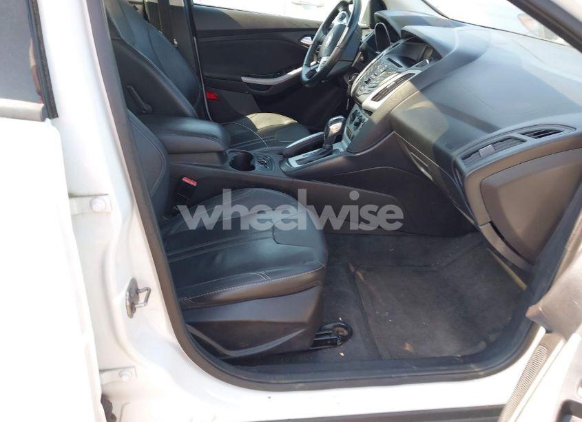 Photo 5 of 2013 Ford Focus SE (VIN 1FADP3F24DL188104)