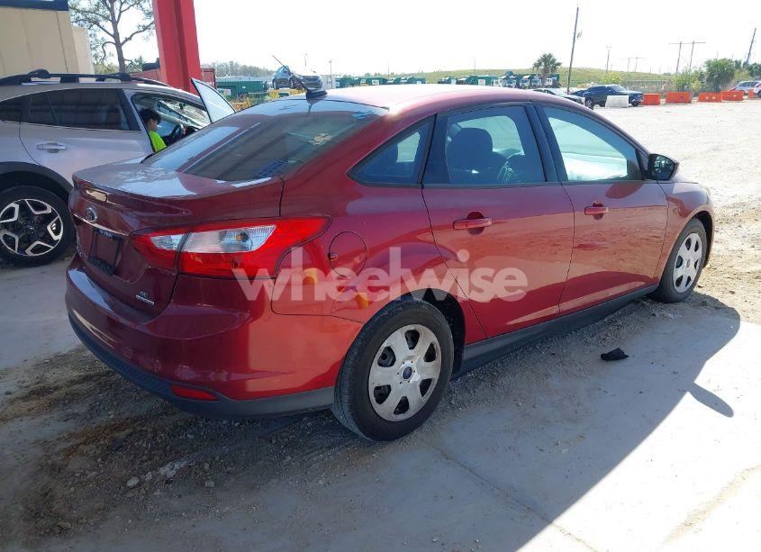 Photo 4 of 2013 Ford Focus SE (VIN 1FADP3F24DL199166)