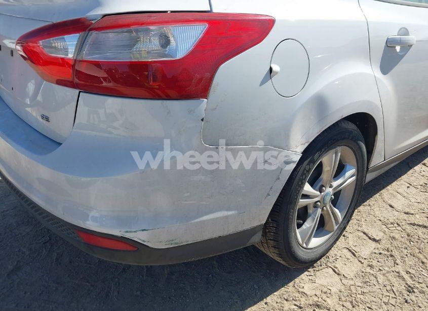 Photo 12 of 2013 Ford Focus SE (VIN 1FADP3F24DL202843)