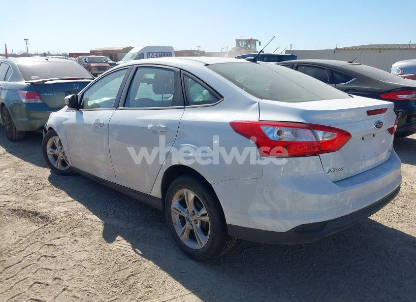 Photo 3 of 2013 Ford Focus SE (VIN 1FADP3F24DL202843)
