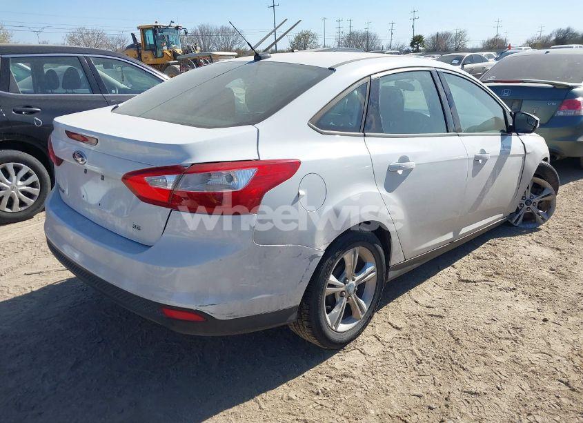 Photo 4 of 2013 Ford Focus SE (VIN 1FADP3F24DL202843)