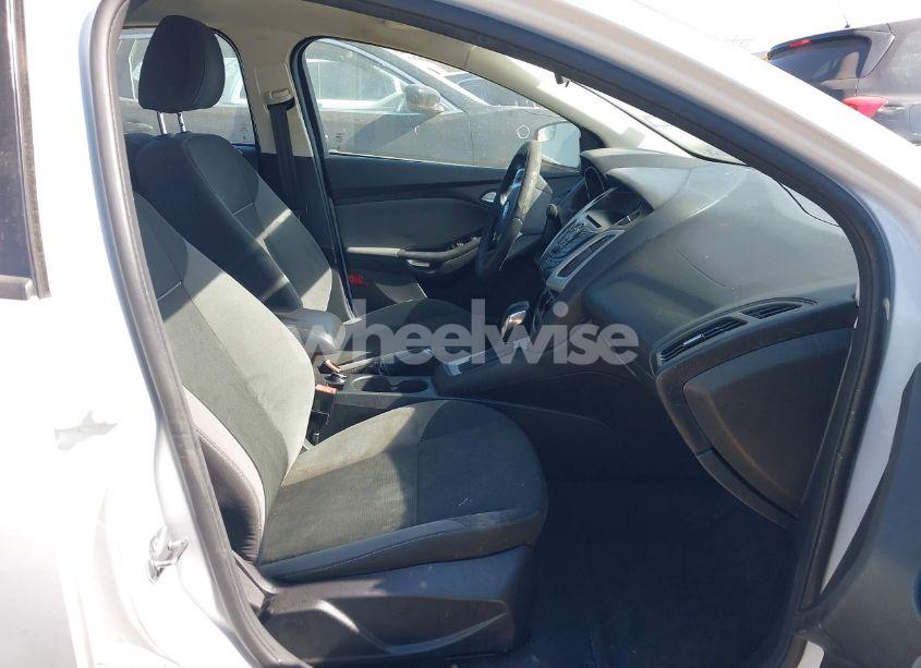 Photo 5 of 2013 Ford Focus SE (VIN 1FADP3F24DL202843)