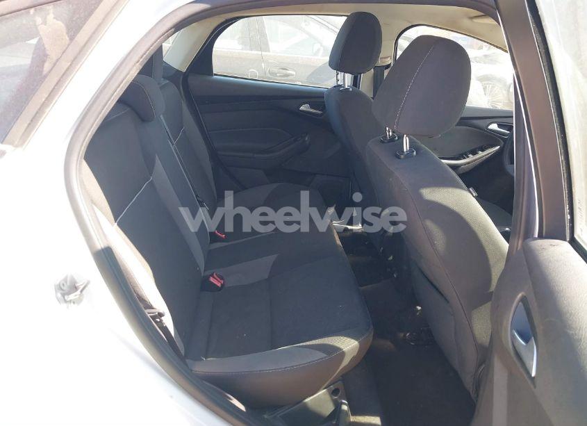 Photo 8 of 2013 Ford Focus SE (VIN 1FADP3F24DL202843)