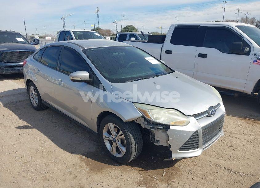 2013 Ford Focus SE (VIN 1FADP3F24DL207377) main photo