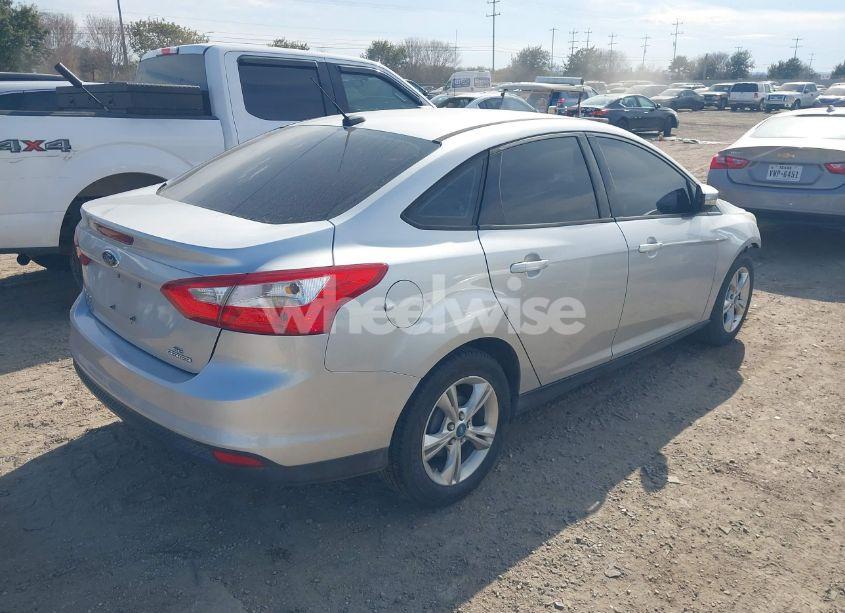 Photo 4 of 2013 Ford Focus SE (VIN 1FADP3F24DL207377)