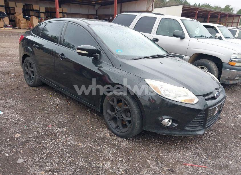 2013 Ford Focus SE (VIN 1FADP3F24DL212319) main photo