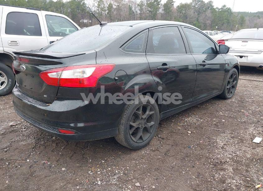 Photo 4 of 2013 Ford Focus SE (VIN 1FADP3F24DL212319)