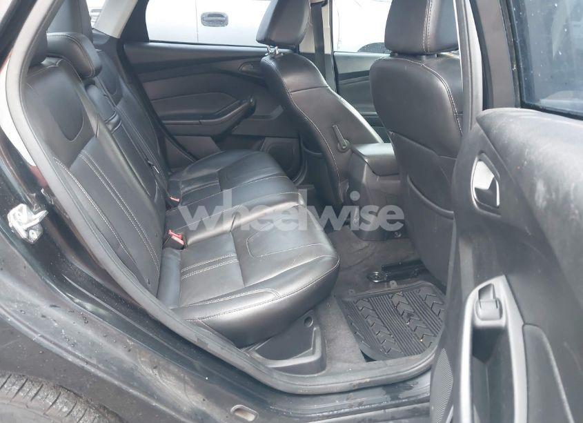 Photo 8 of 2013 Ford Focus SE (VIN 1FADP3F24DL212319)