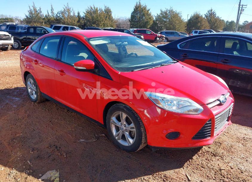 2013 Ford Focus SE (VIN 1FADP3F24DL225958) main photo