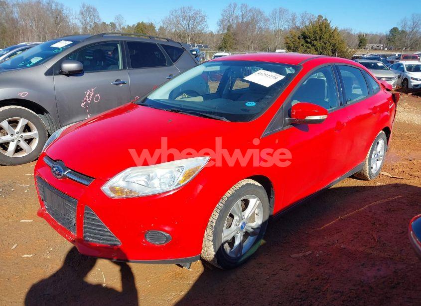 Photo 2 of 2013 Ford Focus SE (VIN 1FADP3F24DL225958)