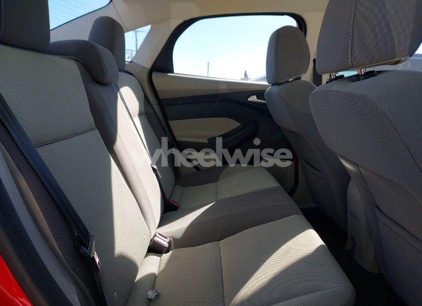 Photo 8 of 2013 Ford Focus SE (VIN 1FADP3F24DL225958)
