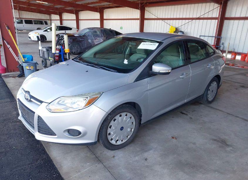 Photo 2 of 2013 Ford Focus SE (VIN 1FADP3F24DL227273)