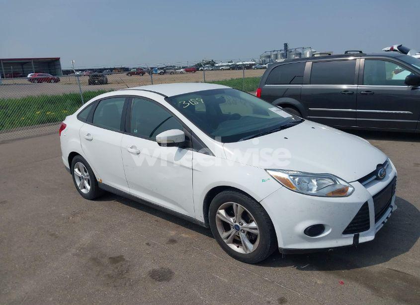 2013 Ford Focus SE (VIN 1FADP3F24DL241965) main photo