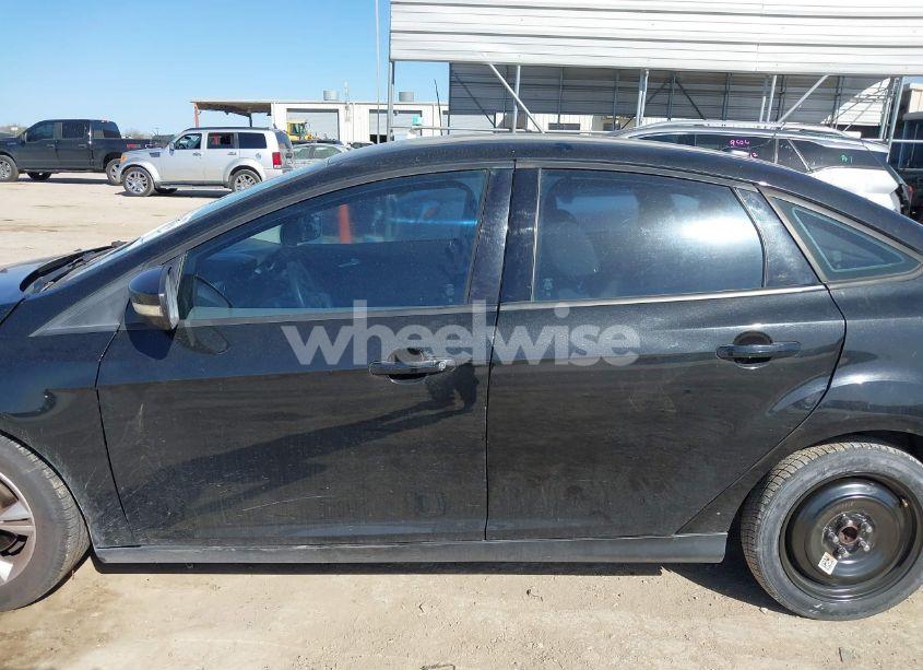 Photo 14 of 2013 Ford Focus SE (VIN 1FADP3F24DL243750)