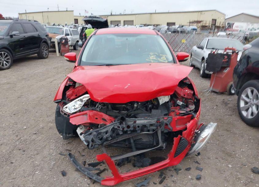 Photo 12 of 2013 Ford Focus SE (VIN 1FADP3F24DL262430)