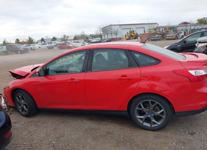 Photo 14 of 2013 Ford Focus SE (VIN 1FADP3F24DL262430)