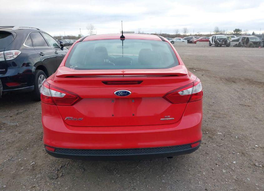 Photo 16 of 2013 Ford Focus SE (VIN 1FADP3F24DL262430)