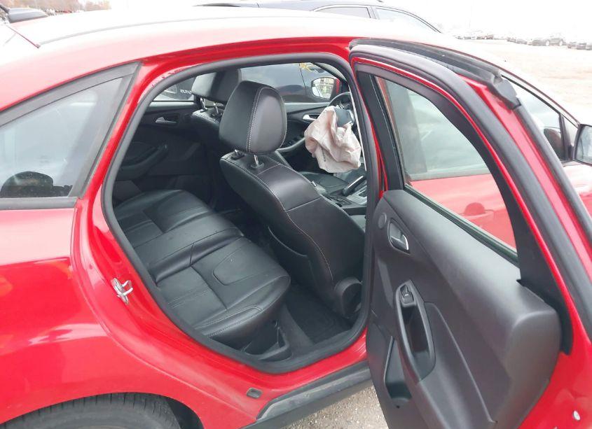 Photo 8 of 2013 Ford Focus SE (VIN 1FADP3F24DL262430)