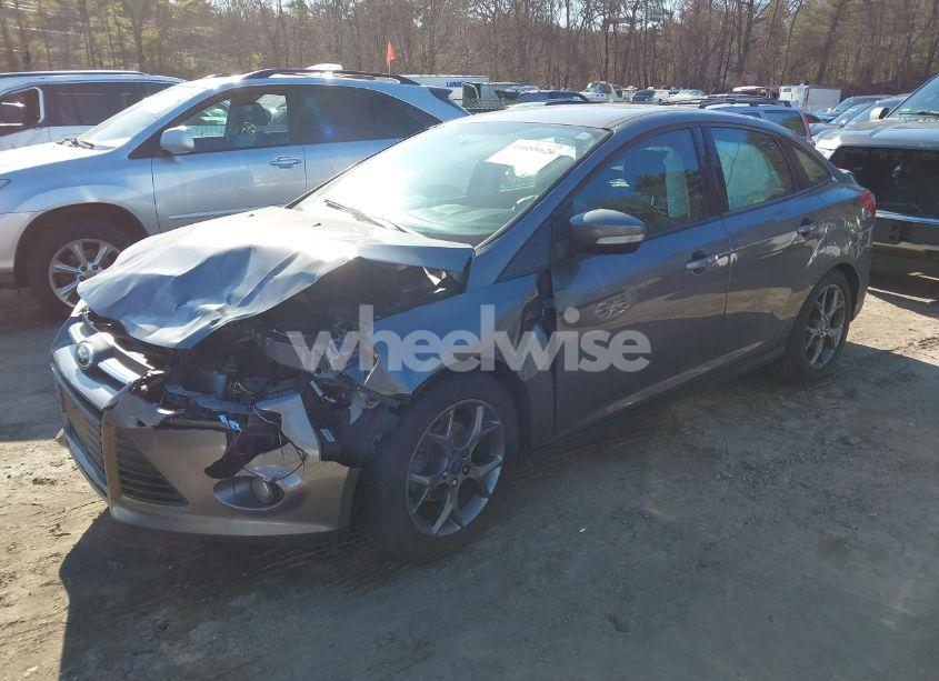 Photo 2 of 2013 Ford Focus SE (VIN 1FADP3F24DL265652)
