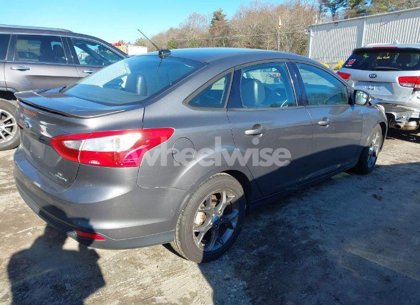 Photo 4 of 2013 Ford Focus SE (VIN 1FADP3F24DL265652)
