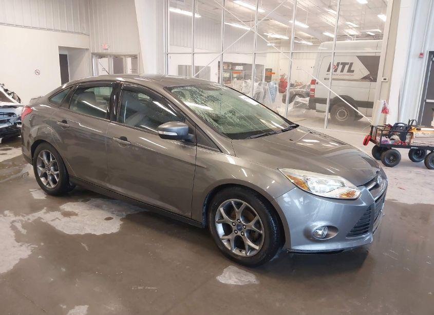 2013 Ford Focus SE (VIN 1FADP3F24DL270964) main photo