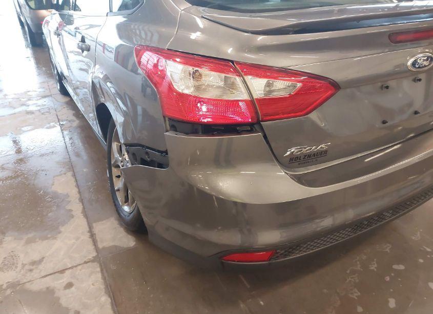 Photo 17 of 2013 Ford Focus SE (VIN 1FADP3F24DL270964)