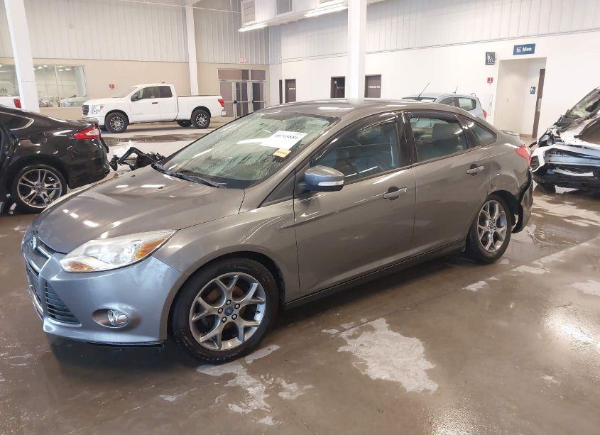 Photo 2 of 2013 Ford Focus SE (VIN 1FADP3F24DL270964)
