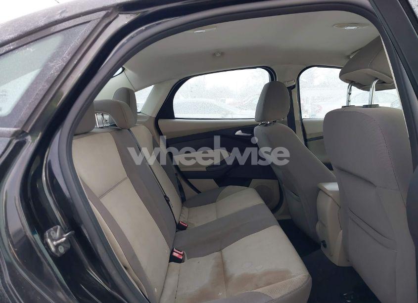 Photo 8 of 2013 Ford Focus SE (VIN 1FADP3F24DL274867)