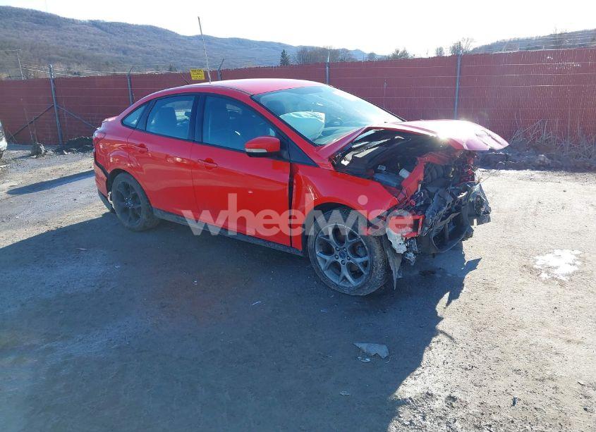 2013 Ford Focus SE (VIN 1FADP3F24DL285089) main photo