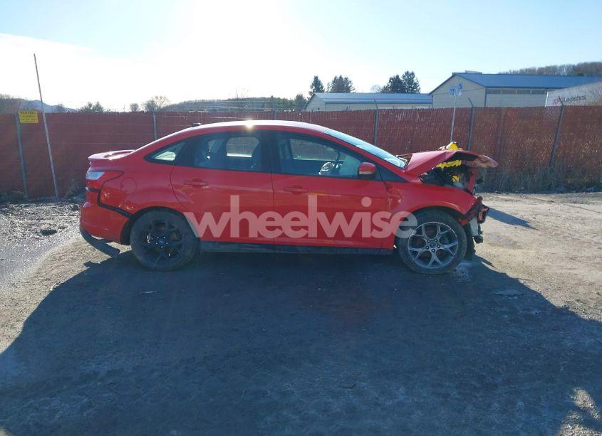 Photo 14 of 2013 Ford Focus SE (VIN 1FADP3F24DL285089)