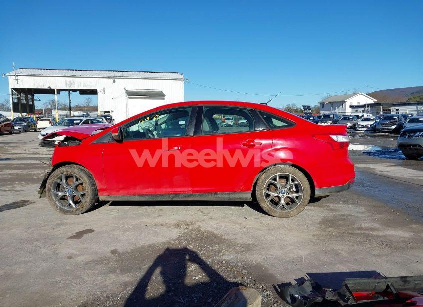 Photo 15 of 2013 Ford Focus SE (VIN 1FADP3F24DL285089)