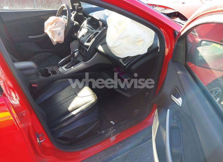 Photo 5 of 2013 Ford Focus SE (VIN 1FADP3F24DL285089)