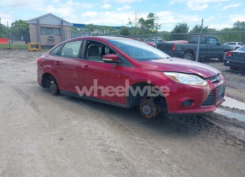 2013 Ford Focus SE (VIN 1FADP3F24DL317135) main photo