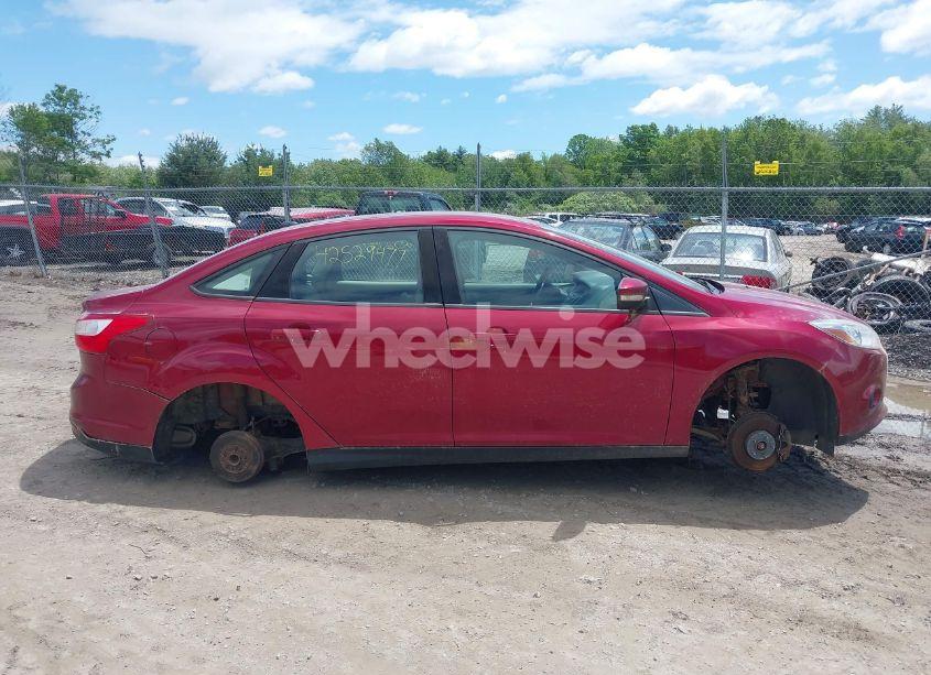 Photo 14 of 2013 Ford Focus SE (VIN 1FADP3F24DL317135)