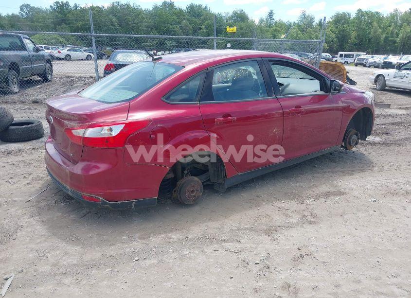 Photo 4 of 2013 Ford Focus SE (VIN 1FADP3F24DL317135)