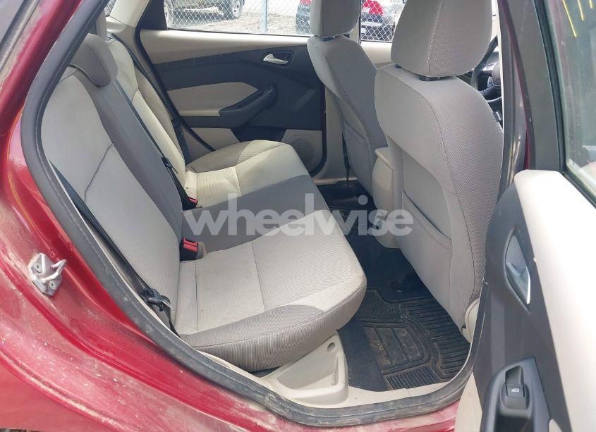 Photo 8 of 2013 Ford Focus SE (VIN 1FADP3F24DL317135)