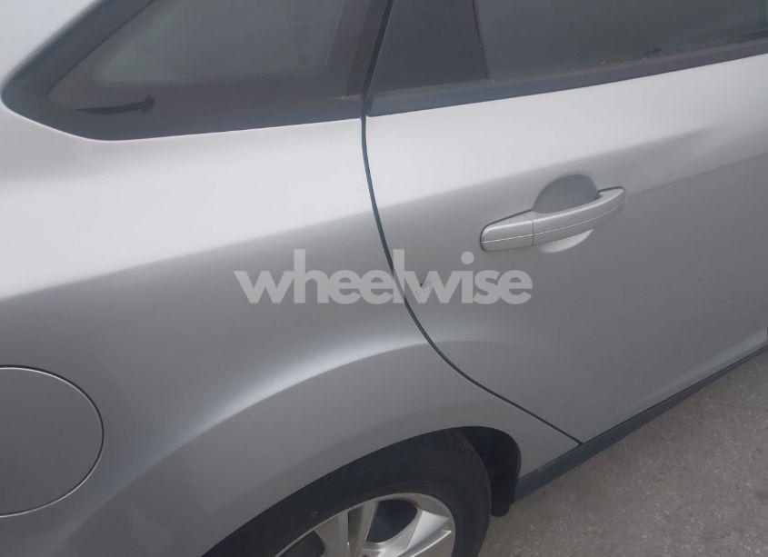 Photo 14 of 2013 Ford Focus SE (VIN 1FADP3F24DL323386)