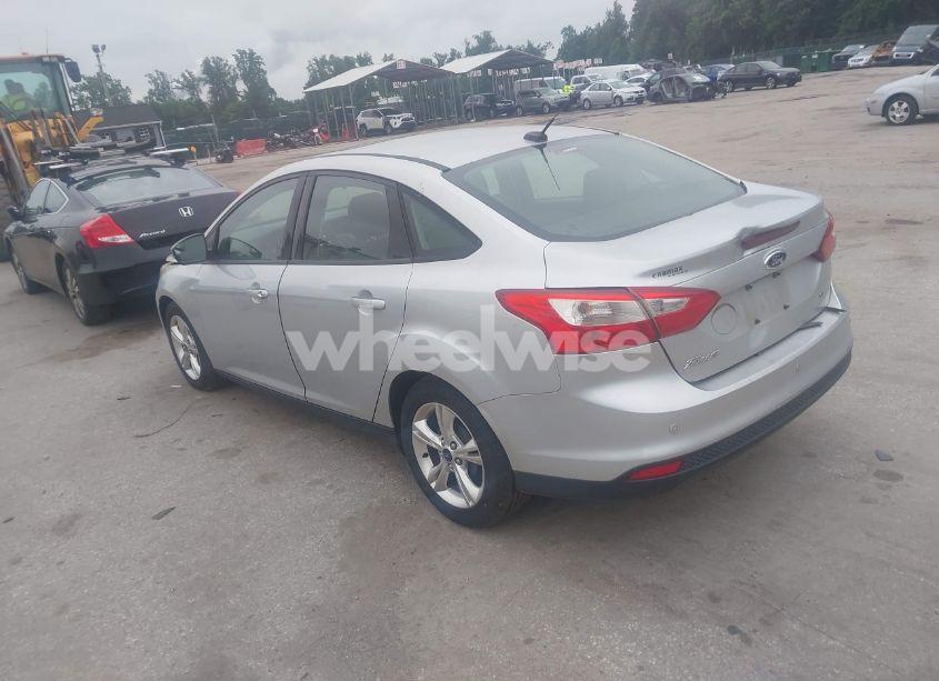 Photo 3 of 2013 Ford Focus SE (VIN 1FADP3F24DL323386)